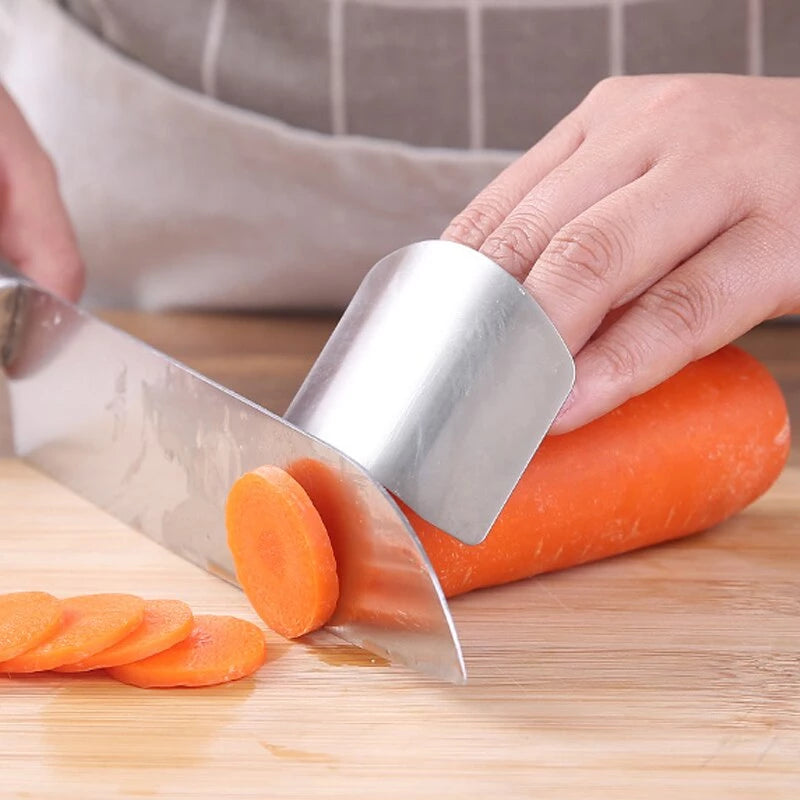 Protetor de Dedo Inox Para Fatiar Legumes - Paguei Barato